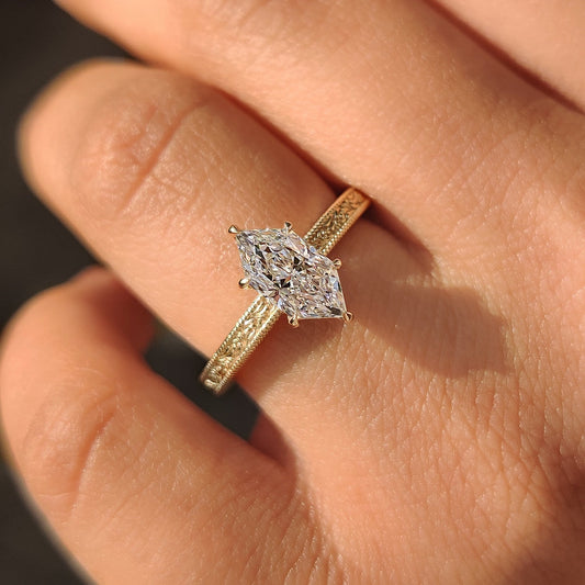Dutch marquise ring featuring vintage ocean waves detail.