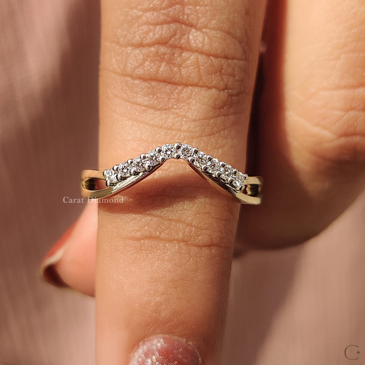 IGI-certified lab diamond band with a graceful curve.