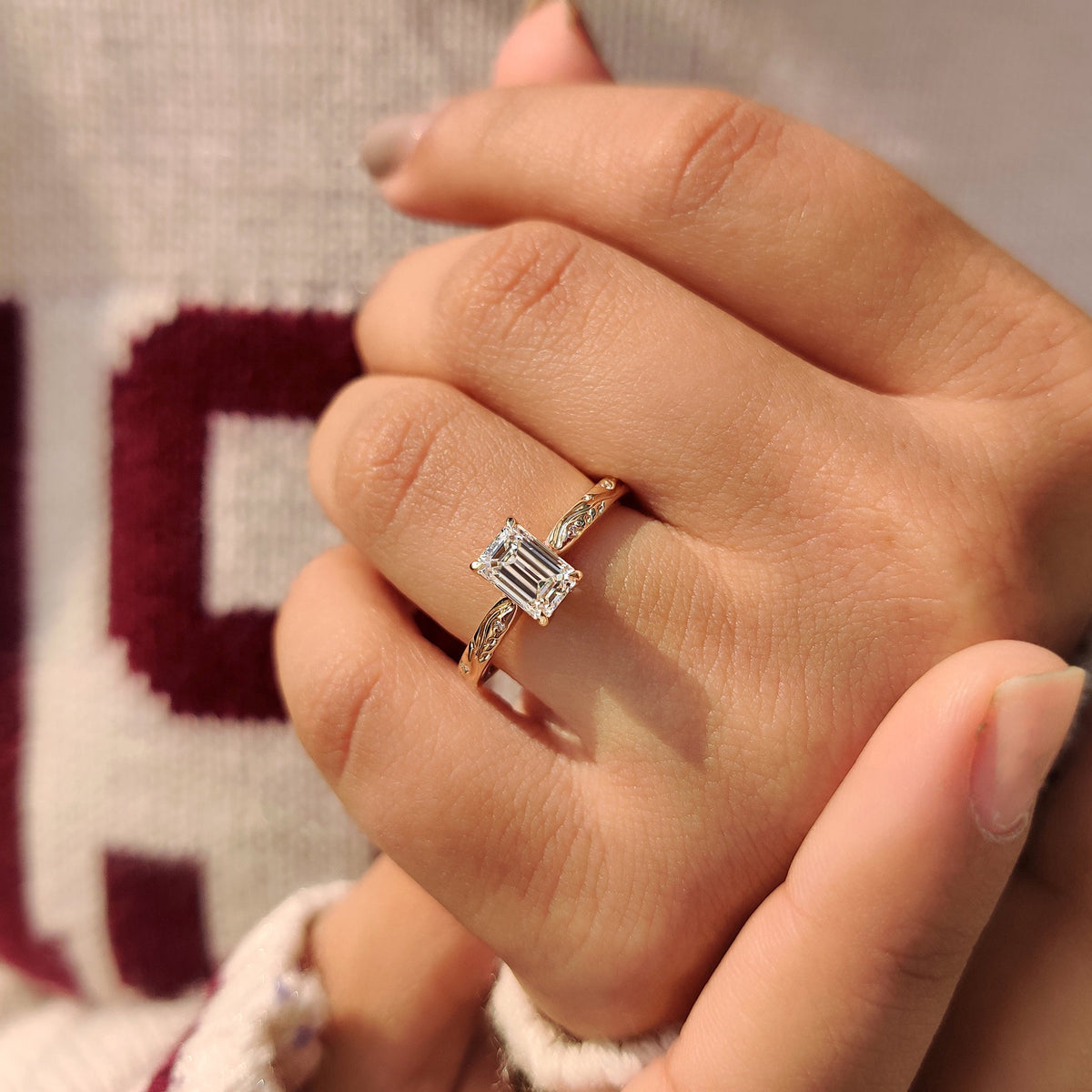 Diamond engagement ring with Nature Inspired design.